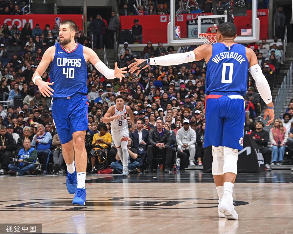 球迷们只需 球迷们只需